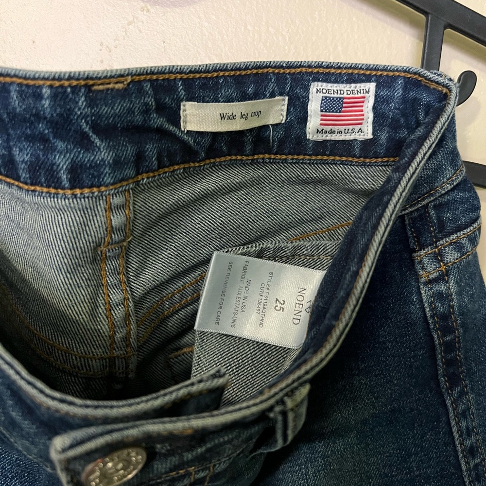 Women’s wide leg cropped Blue Jeans